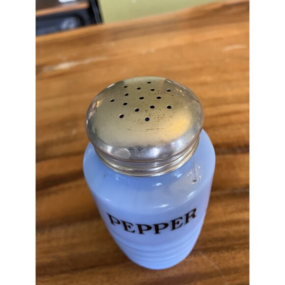 Vintage Jeannette Delphite Blue Ribbed Glass Pepper Shaker - Picture 2 of 13